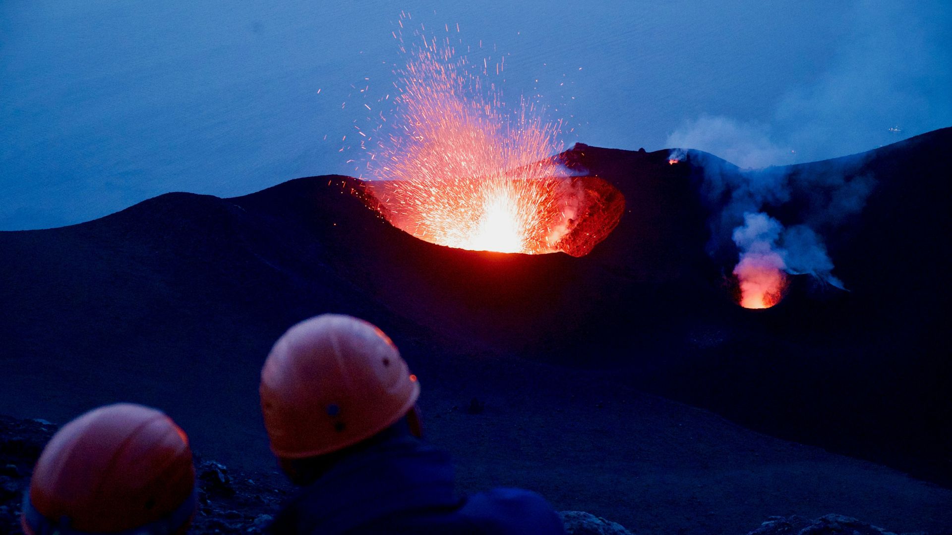 Immagine tour Stromboli: trekking al tramonto su un Vulcano attivo