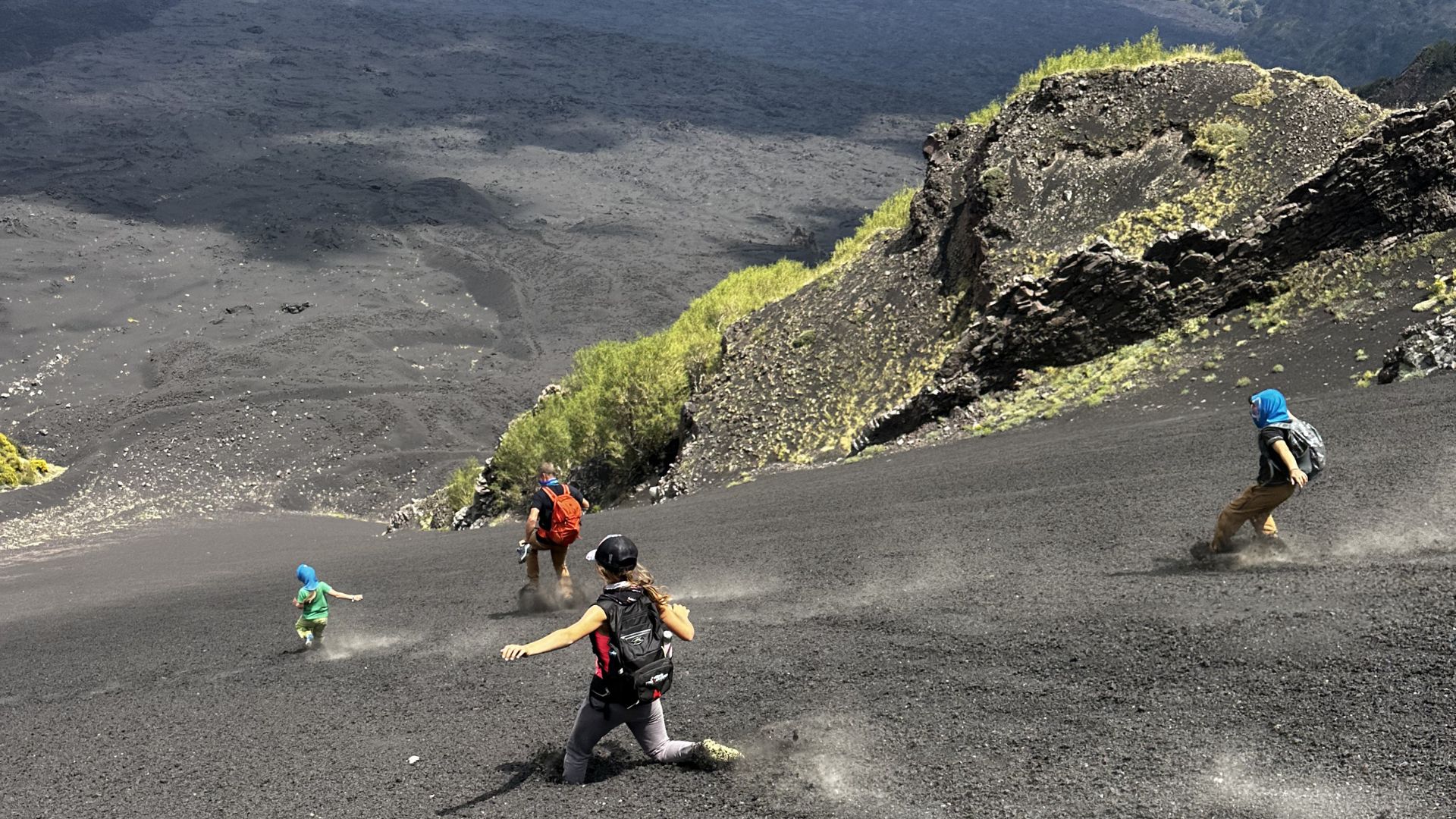 Trekking alla Valle del Bove