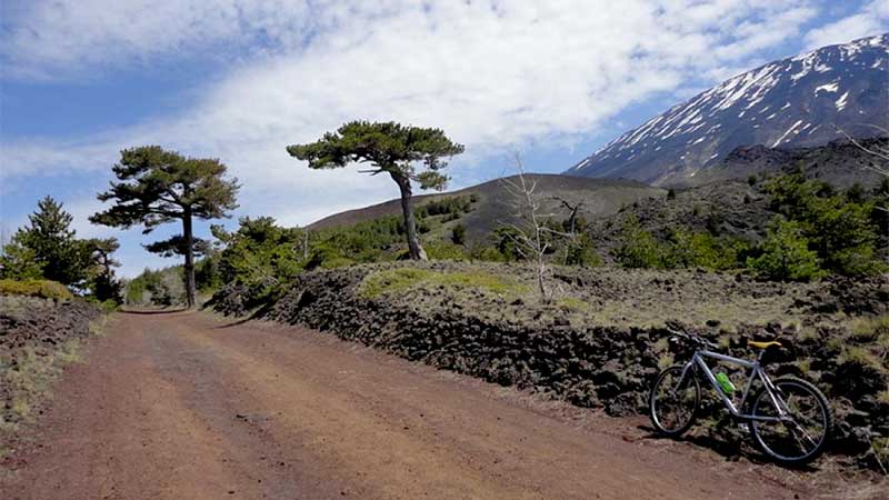 Immagine tour Giro completo intorno al vulcano Etna in MTB elettrica 