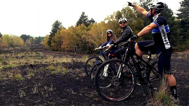 Immagine tour Etna by MTB Half Day