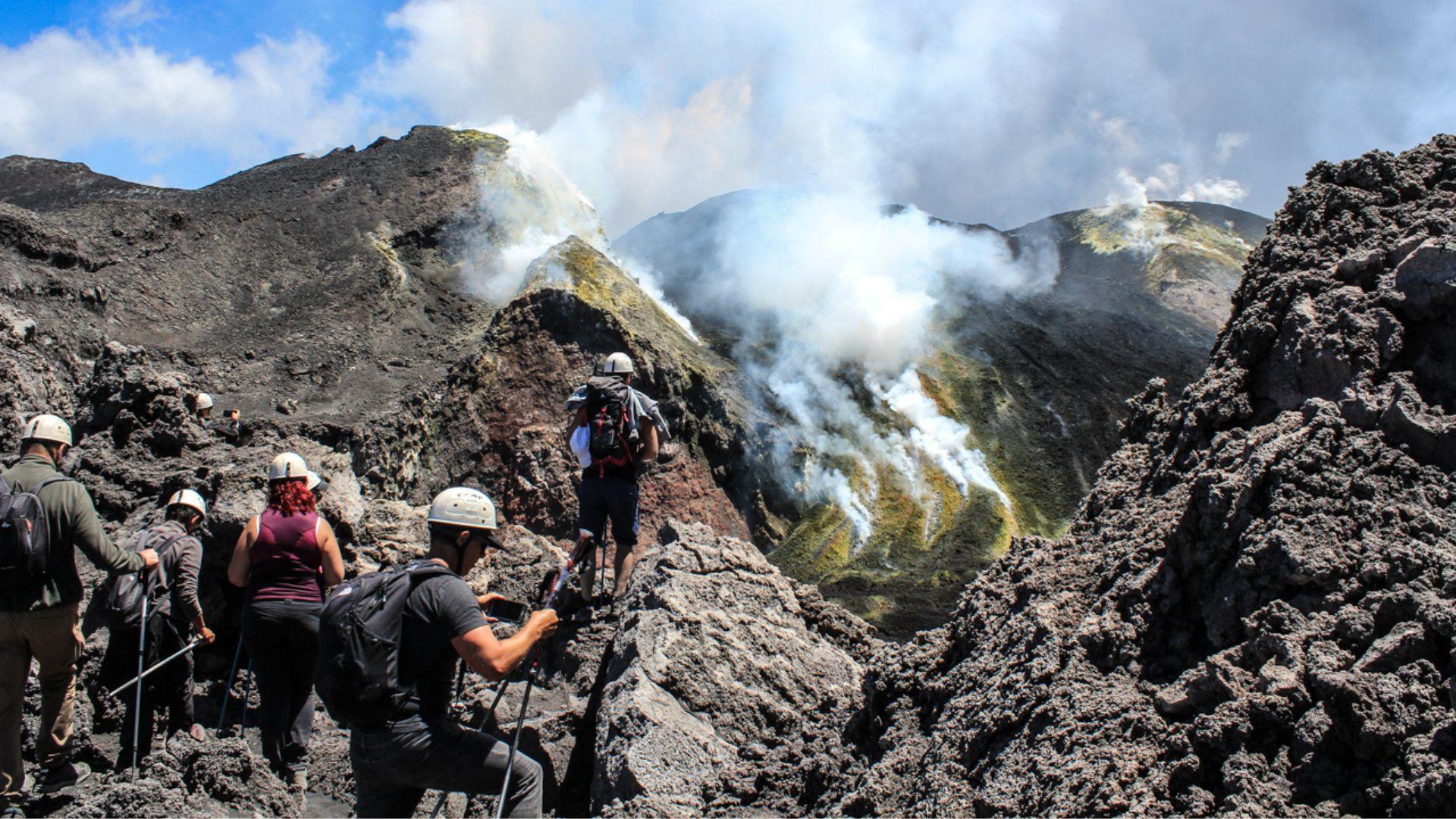Immagine tour Etna Top - trekking ai crateri sommitali - con transfer