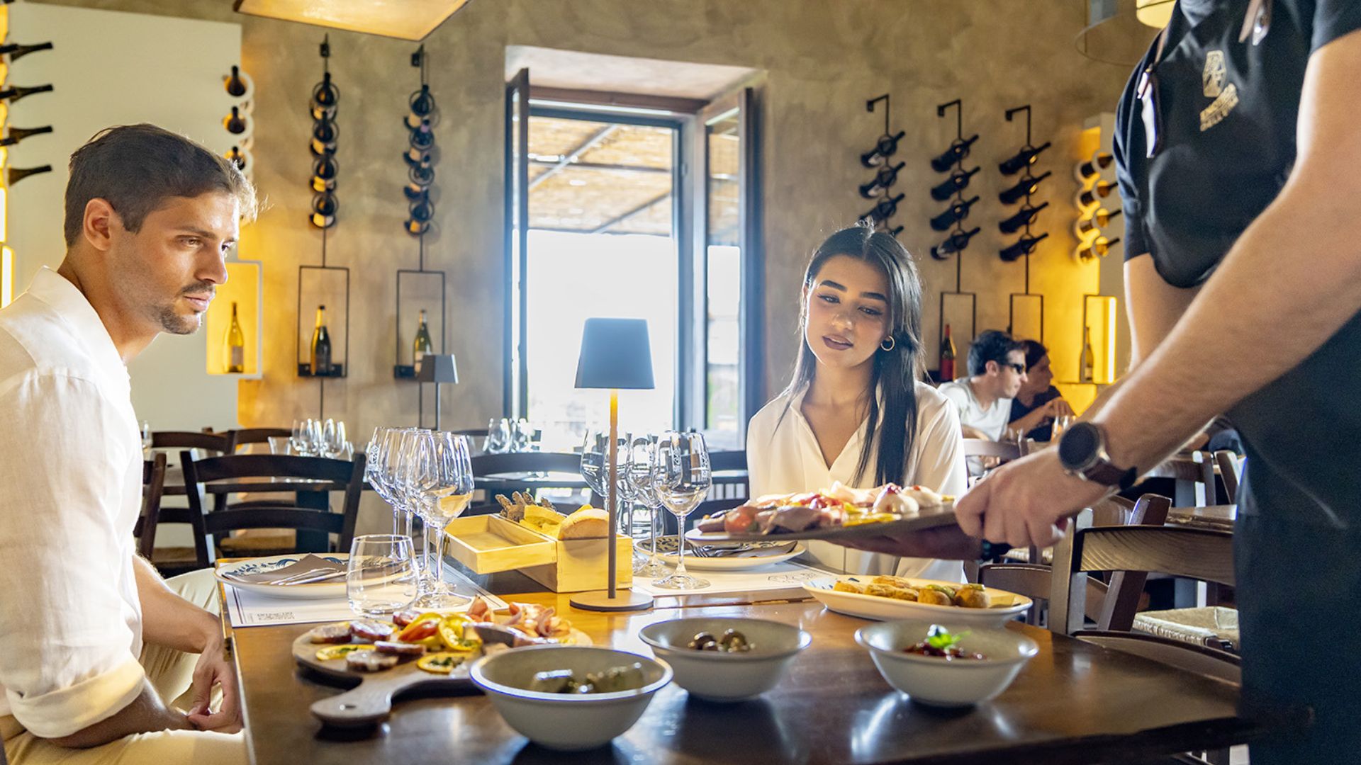 Ragalna (Etna): Iemu spizzicannu - degustazione di vini e cibo